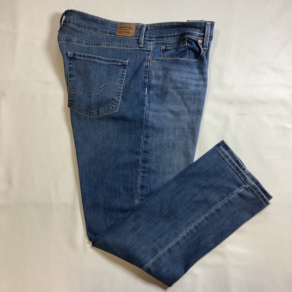 Signature Levi Strauss Size 16S Mid Rise Slim Blue Stretch Jeans W33 L28